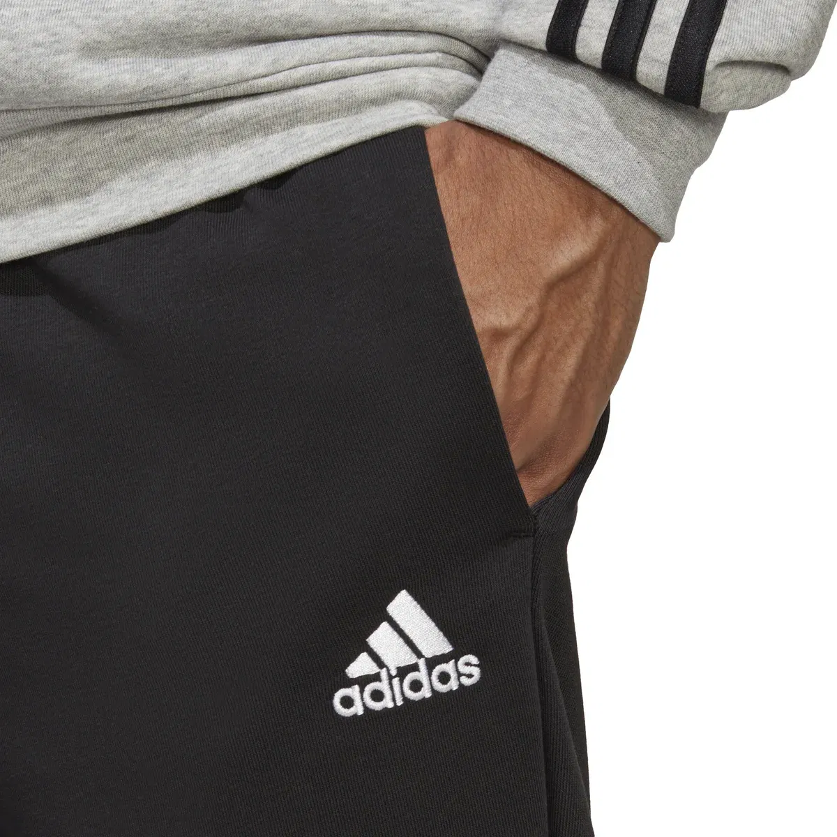 HERREN TRAININGSANZUG M 3S FT TT TS (IC6748) HERREN TRAININGSANZUG M 3S FT TT TS (IC6748)