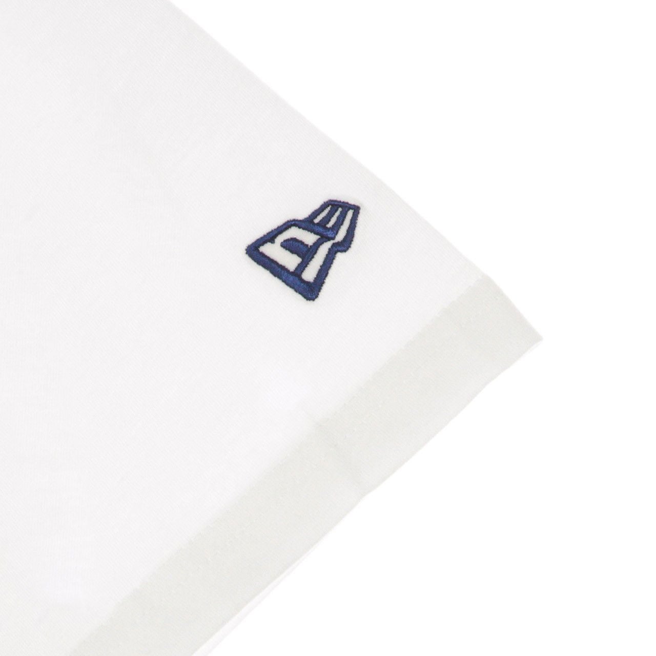 MĘSKI T-SHIRT Z LOGO DRUŻYNY TEE INDCOL WHI (11380836-100) MĘSKI T-SHIRT Z LOGO DRUŻYNY TEE INDCOL WHI (11380836-100)
