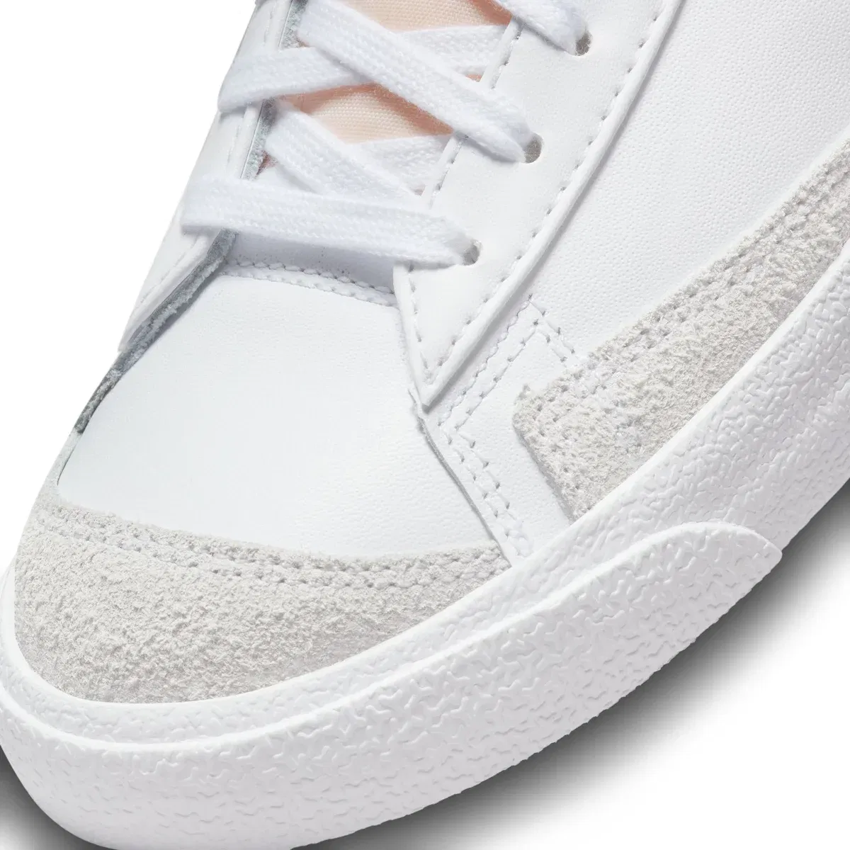 DAMSKIE SNEAKERSY W BLAZER MID '77 (CZ1055-118) DAMSKIE SNEAKERSY W BLAZER MID '77 (CZ1055-118)