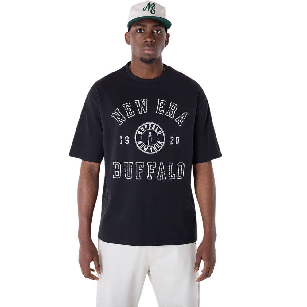 HERREN T-SHIRT NE GRPHC OS TEE NEWERA BLK (60596288) HERREN T-SHIRT NE GRPHC OS TEE NEWERA BLK (60596288)