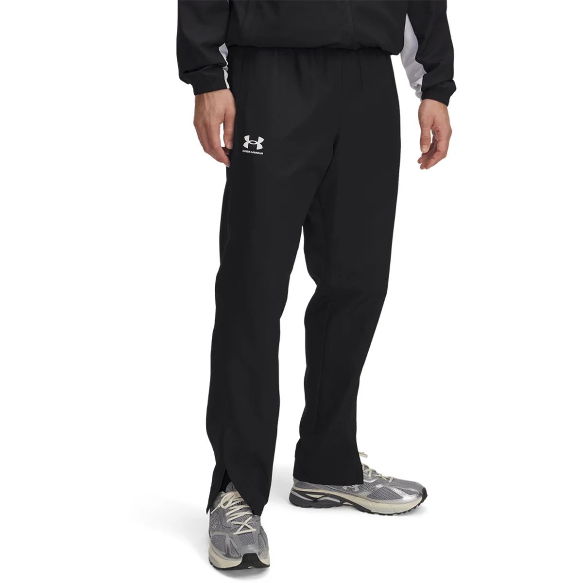 HERREN SPORTHOSE UA RIVAL WVN WINDBREAKER PNT (1390150-001)